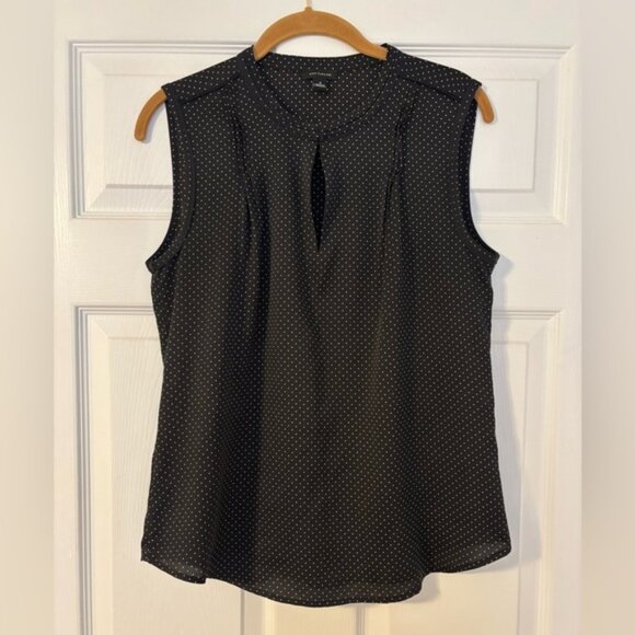 Ann Taylor Tops - Ann Taylor Sleeveless Black/White Dot Top Women’s Small Pleated Shoulder